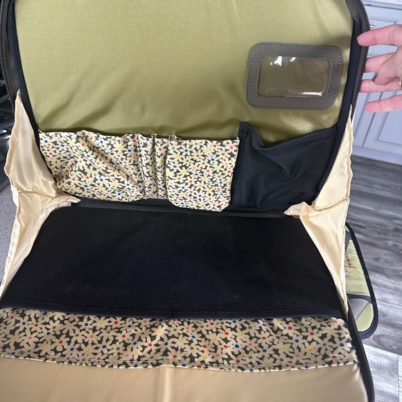 Sherpani double compartment laptop bag with extra pockets. Safe and comfy to use - Picture 4 of 9